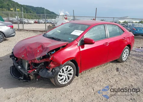 2018 Toyota Corolla Le z USA, uszkodzony, nr VIN 2T1BURHE2JC995728